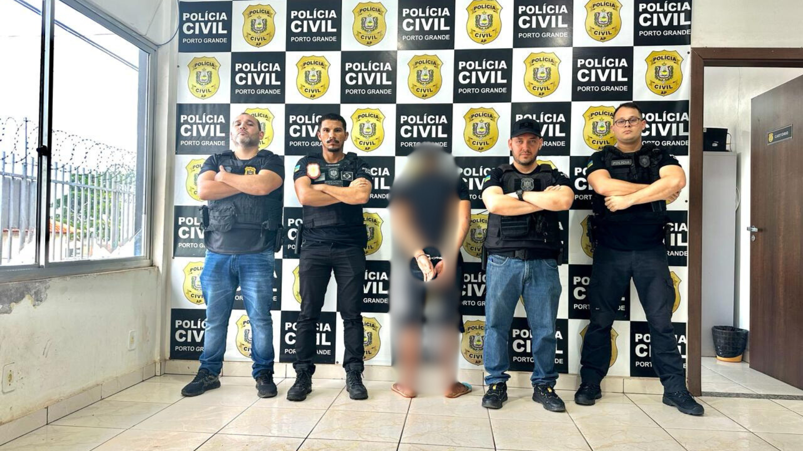 EM PORTO GRANDE, POLÍCIA CIVIL PRENDE FORAGIDO DO IAPEN CONDENADO JUDICIALMENTE PELA PRÁTICA DOS CRIMES DE TENTATIVA DE HOMICÍDIO E ROUBO